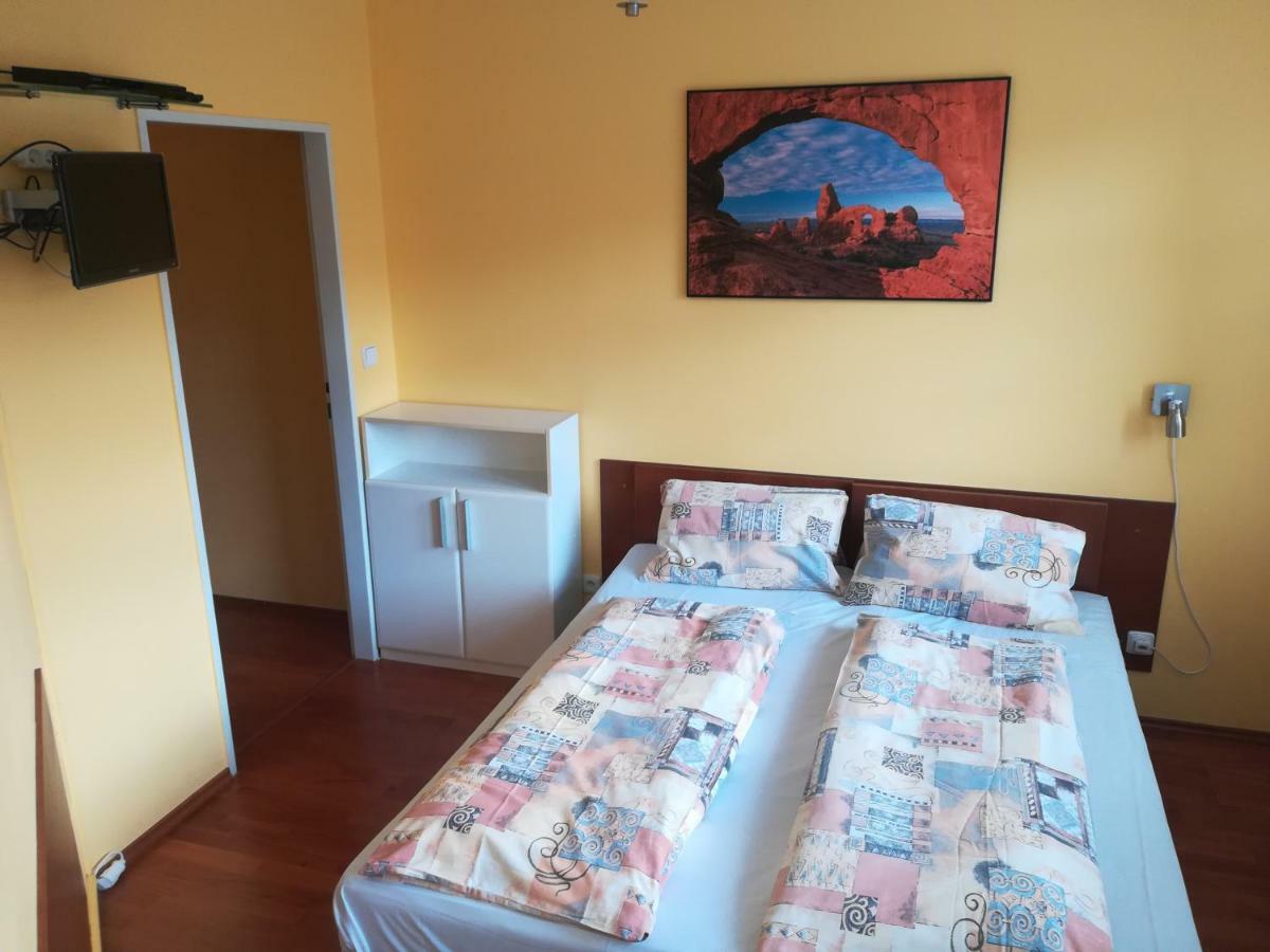 Apartments Rokytka 308 & 405 روكيتنسي ناد جيزيرو المظهر الخارجي الصورة